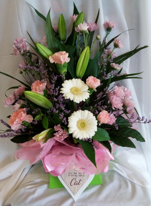 Keepsake Boxed Handtieds